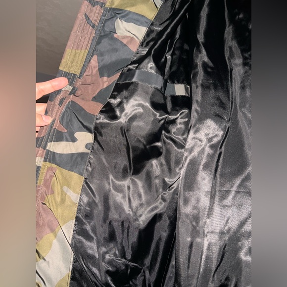 🪖NWT Men’s Calvin camo quilted jacket in medium - Picture 4 of 8